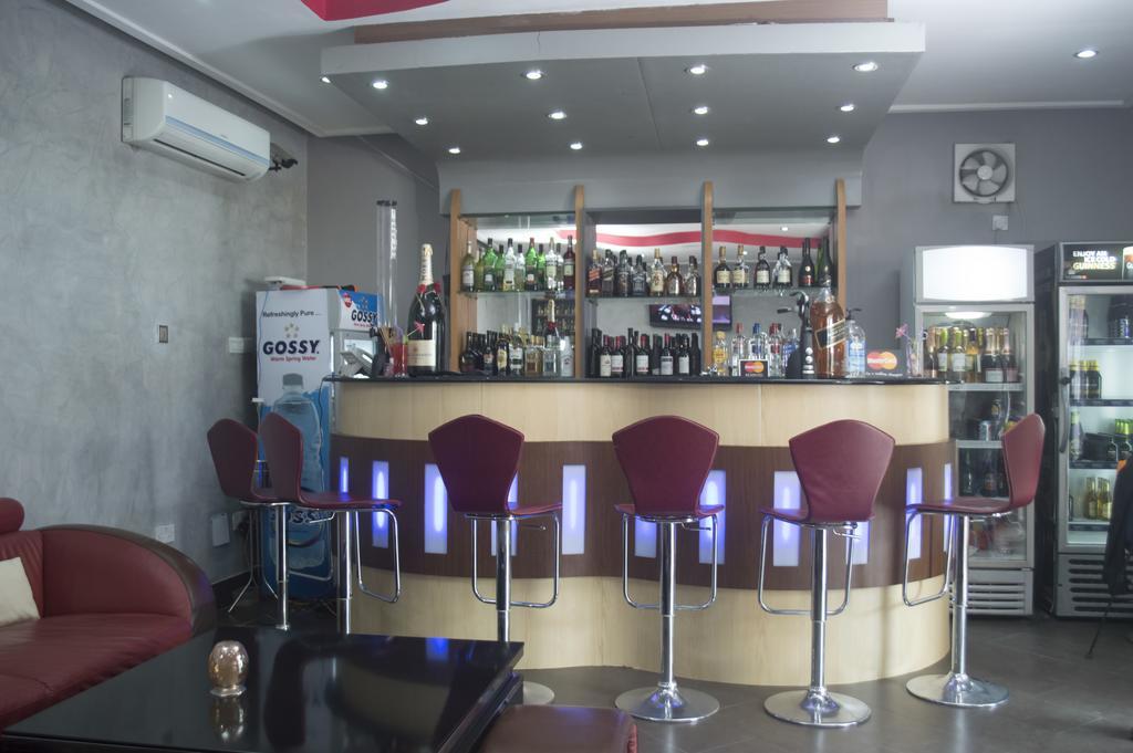 Grandbee Suites Ikeja Exterior photo