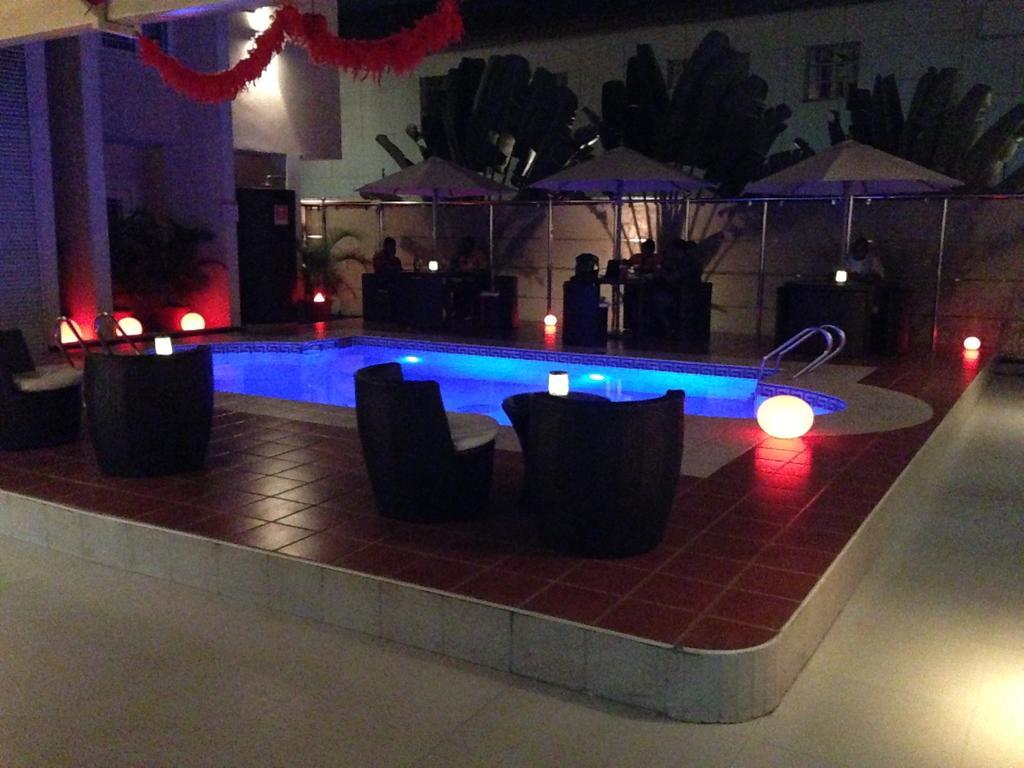 Grandbee Suites Ikeja Exterior photo