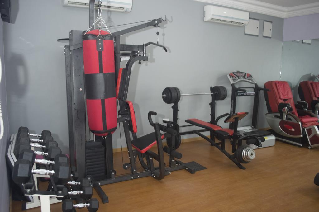 Grandbee Suites Ikeja Exterior photo